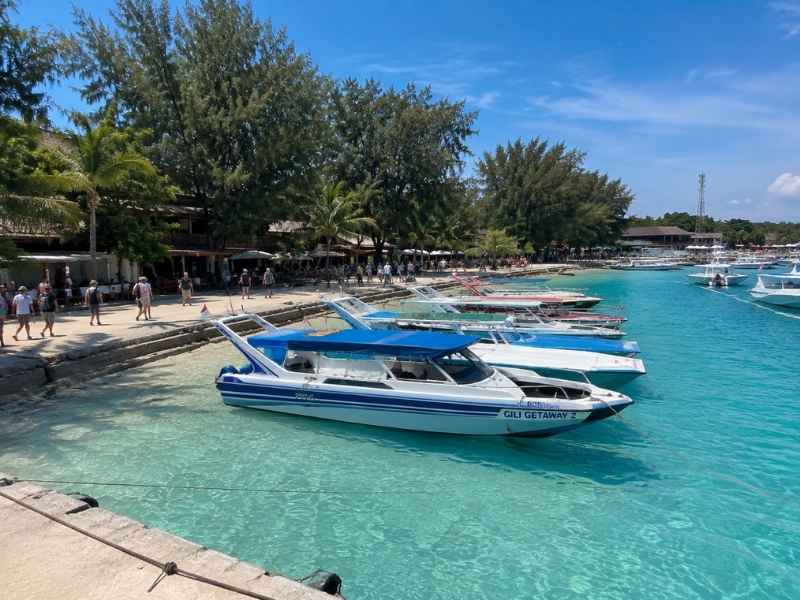 Gili T one day trip with passenger boats at Gili Trawangan Harbor
