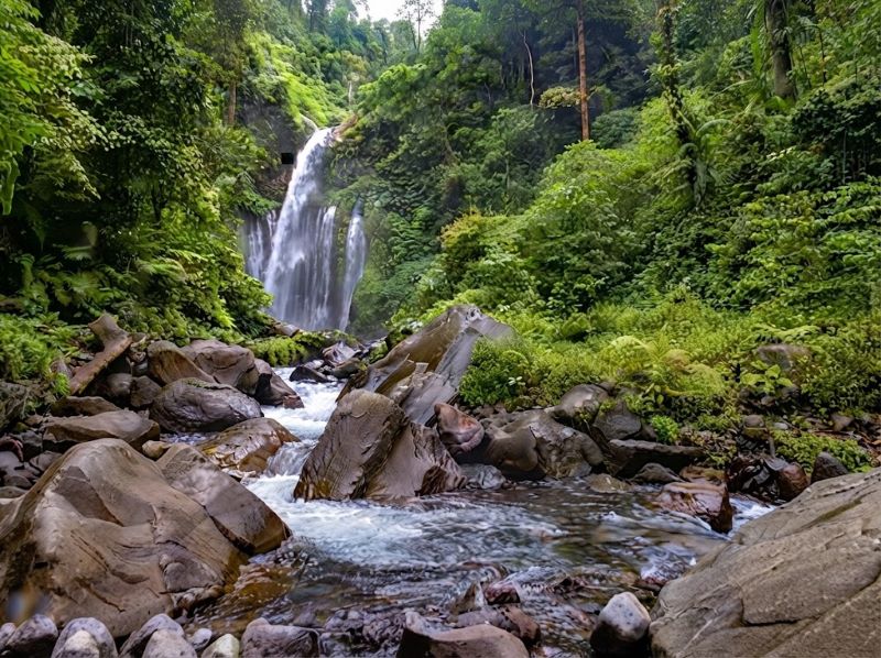 Senaru waterfall Lombok