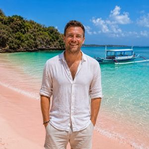Pink Beach Lombok with private boat